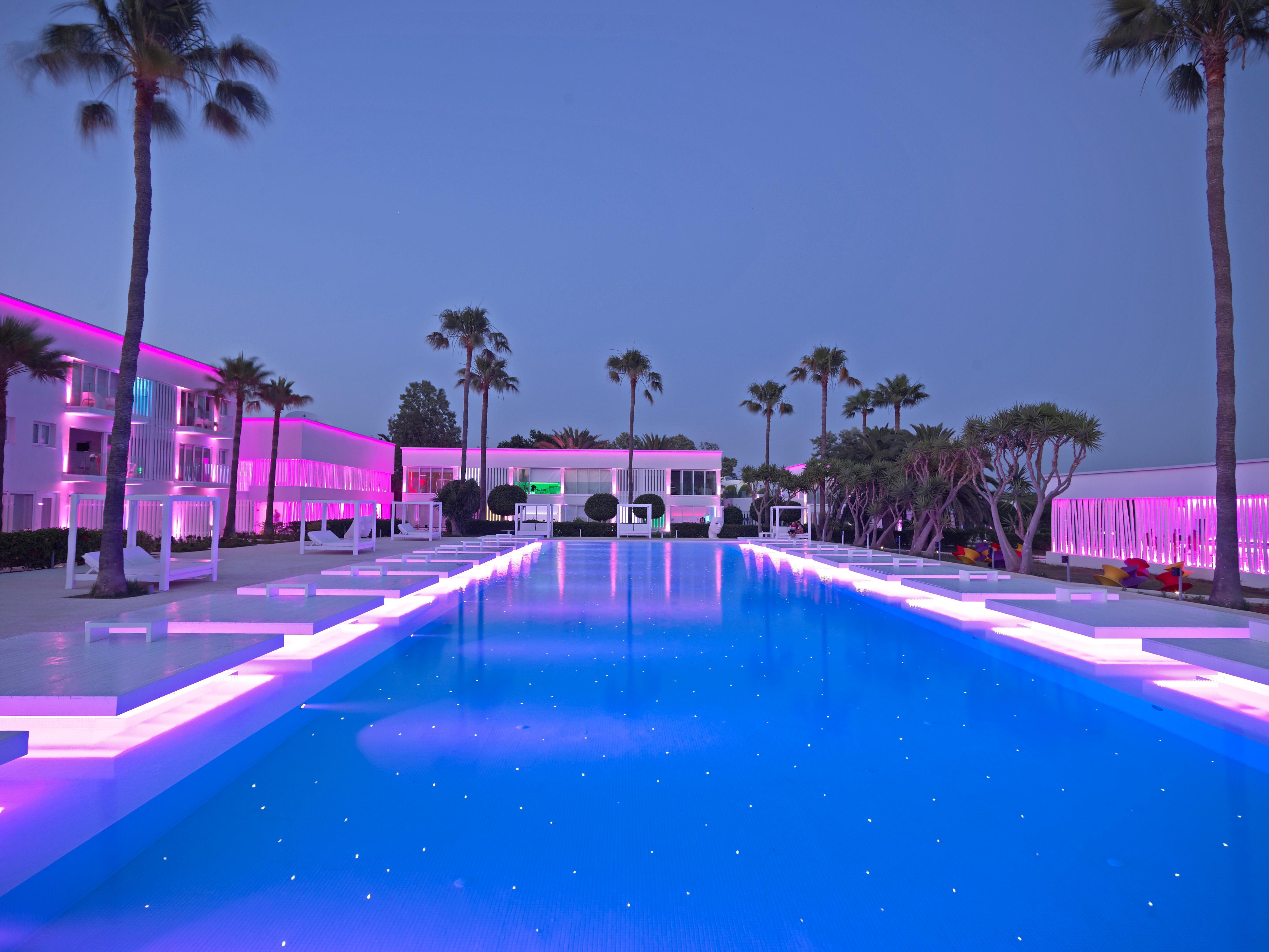 So White Beach Resort Ayia Napa Bagian luar foto